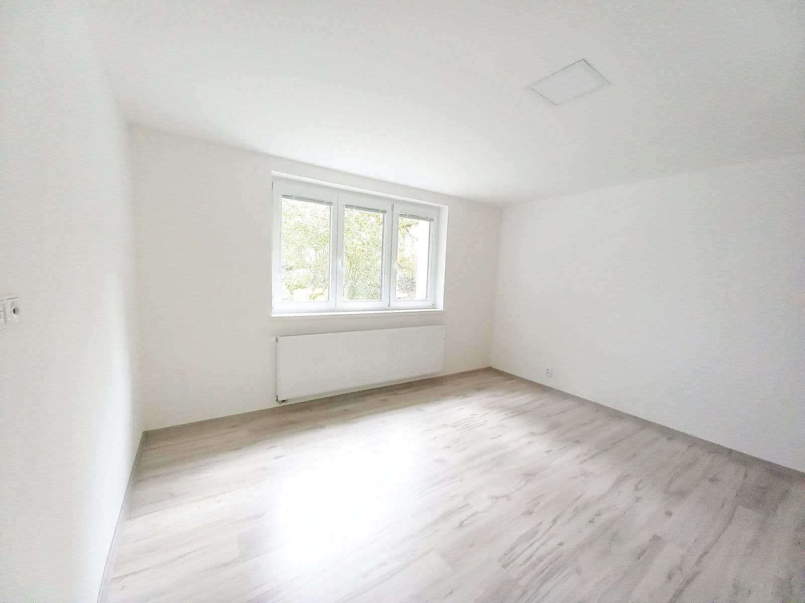 Prenájom bytu 2-izbový 52 m², U Kina, Říčany, Středočeský kraj Prenájom bytu 2-izbový 52 m², U Kina, Říčany, Středočeský kraj