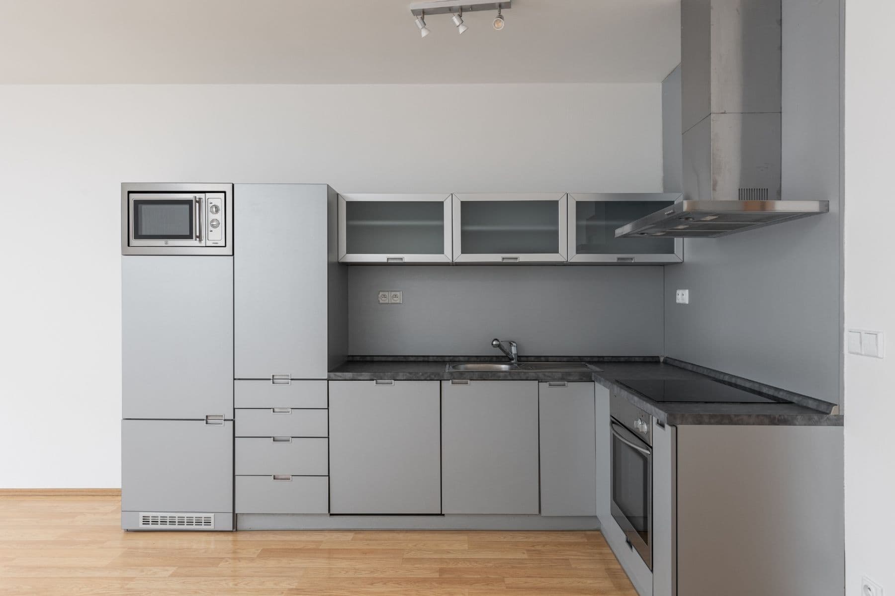 Prenájom bytu 1-izbový 49 m², Osadní, Praha, Praha Prenájom bytu 1-izbový 49 m², Osadní, Praha, Praha