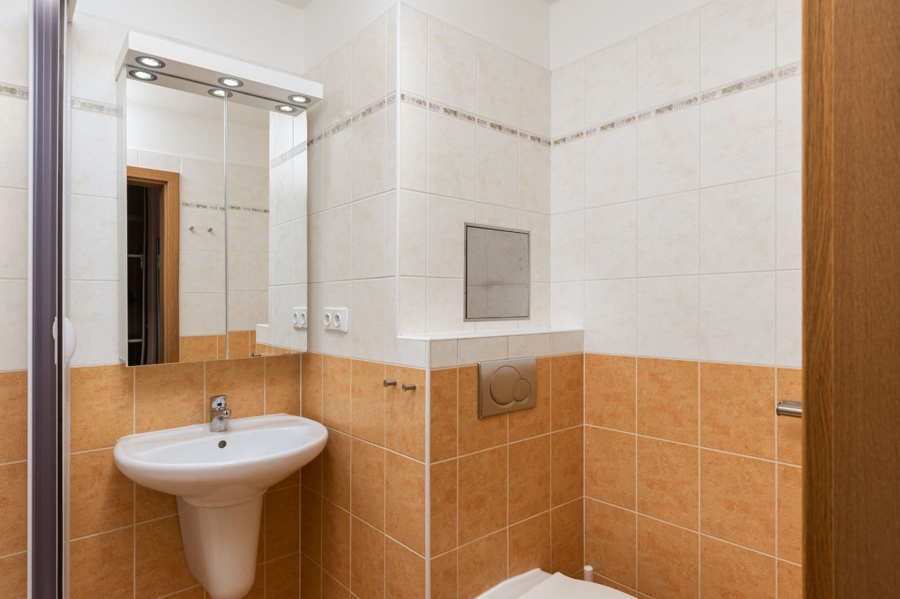 Prenájom bytu 1-izbový 49 m², Osadní, Praha, Praha Prenájom bytu 1-izbový 49 m², Osadní, Praha, Praha