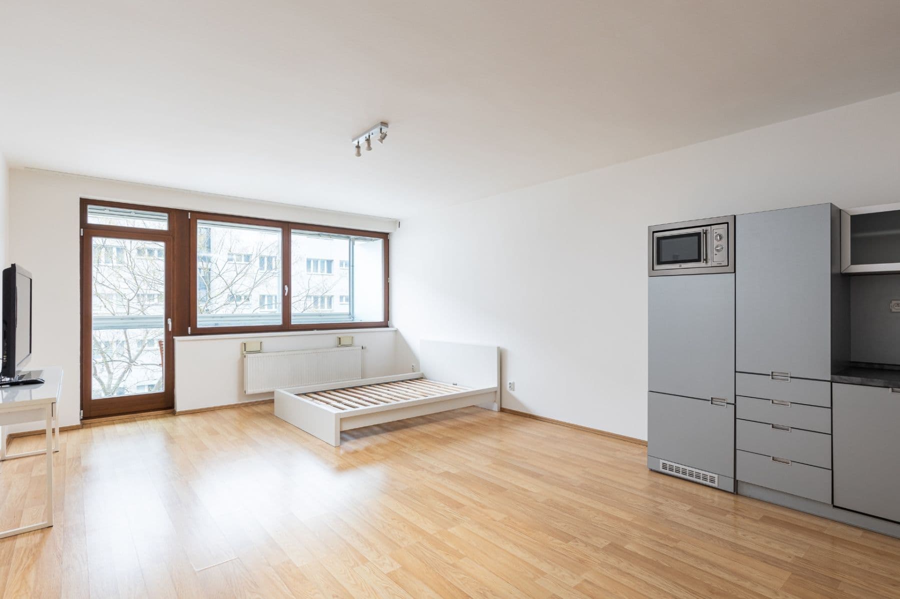 Prenájom bytu 1-izbový 49 m², Osadní, Praha, Praha Prenájom bytu 1-izbový 49 m², Osadní, Praha, Praha