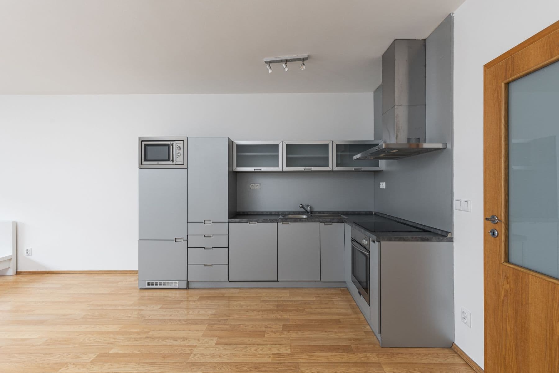 Prenájom bytu 1-izbový 49 m², Osadní, Praha, Praha Prenájom bytu 1-izbový 49 m², Osadní, Praha, Praha