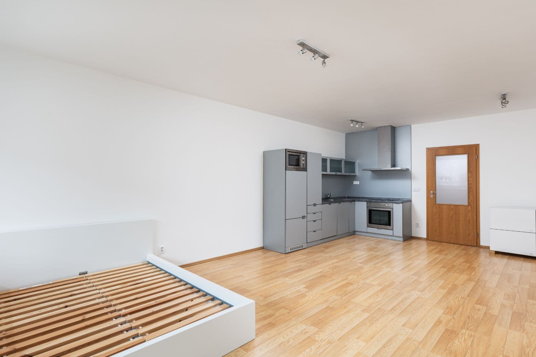 Prenájom bytu 1-izbový 49 m², Osadní, Praha, Praha Prenájom bytu 1-izbový 49 m², Osadní, Praha, Praha