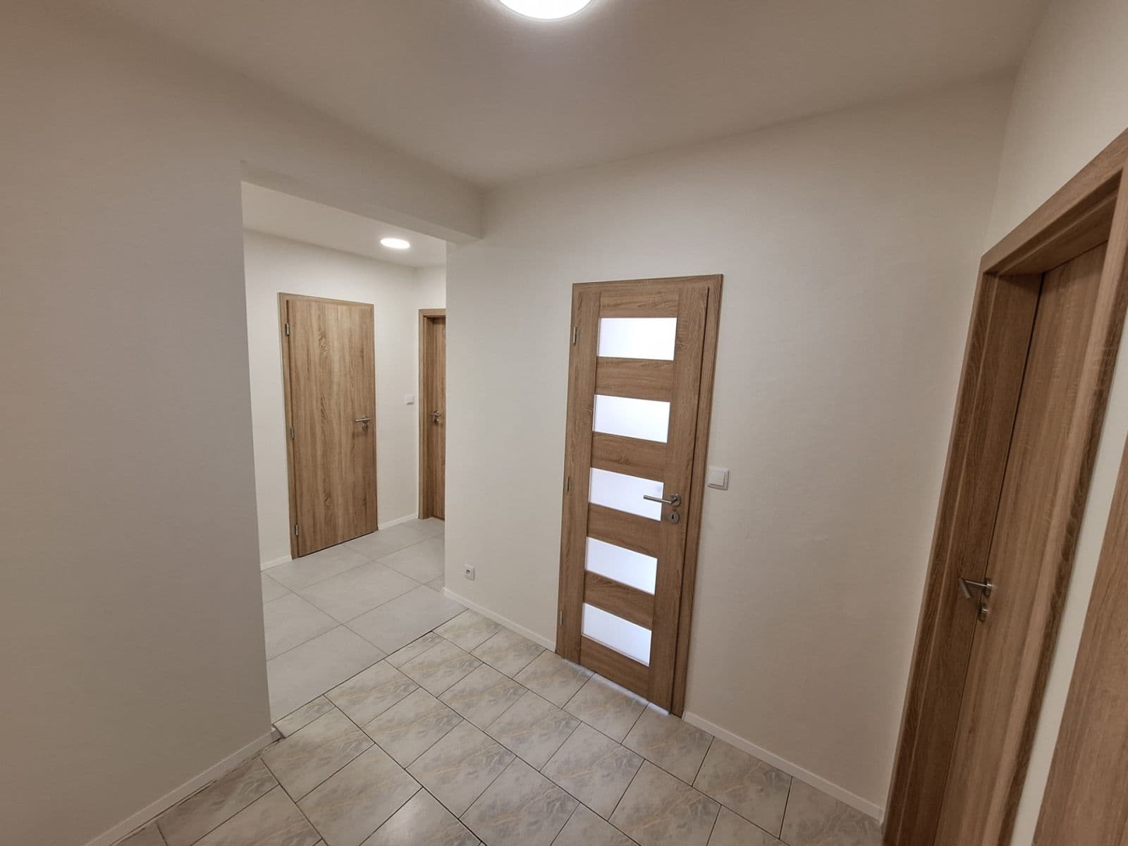 Prenájom bytu 2-izbový 57 m², Javorová, Zlín, Zlínský kraj Prenájom bytu 2-izbový 57 m², Javorová, Zlín, Zlínský kraj