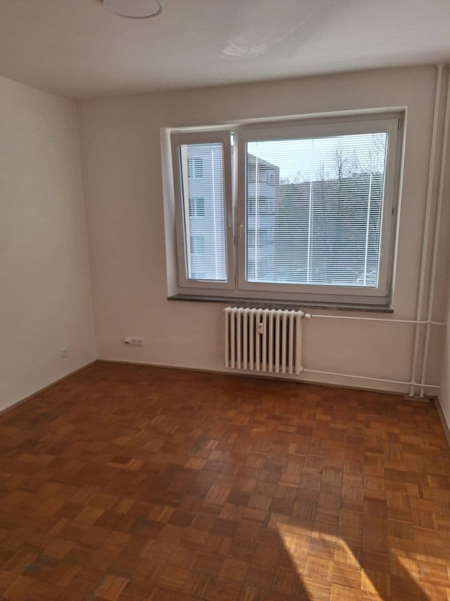 Prenájom bytu 2-izbový 57 m², Javorová, Zlín, Zlínský kraj Prenájom bytu 2-izbový 57 m², Javorová, Zlín, Zlínský kraj