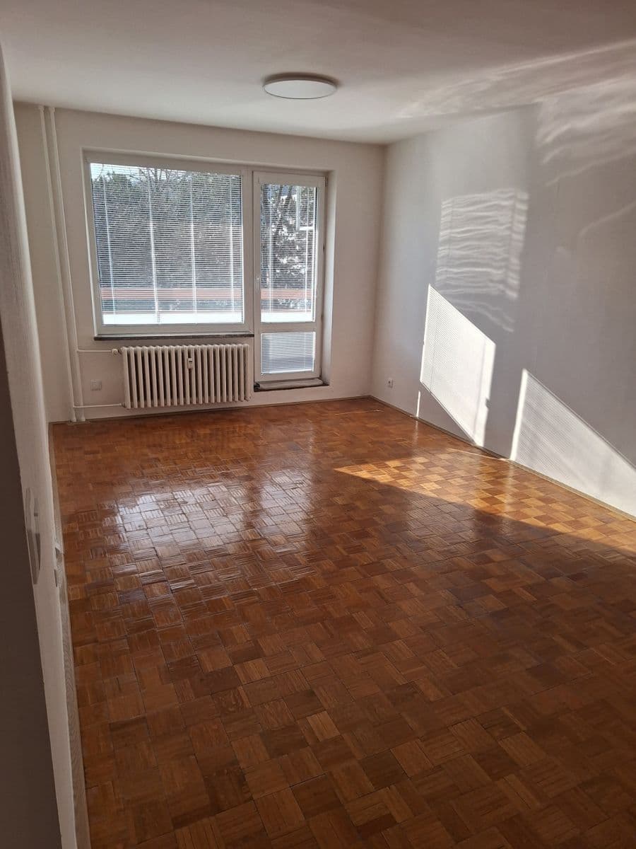 Prenájom bytu 2-izbový 57 m², Javorová, Zlín, Zlínský kraj Prenájom bytu 2-izbový 57 m², Javorová, Zlín, Zlínský kraj