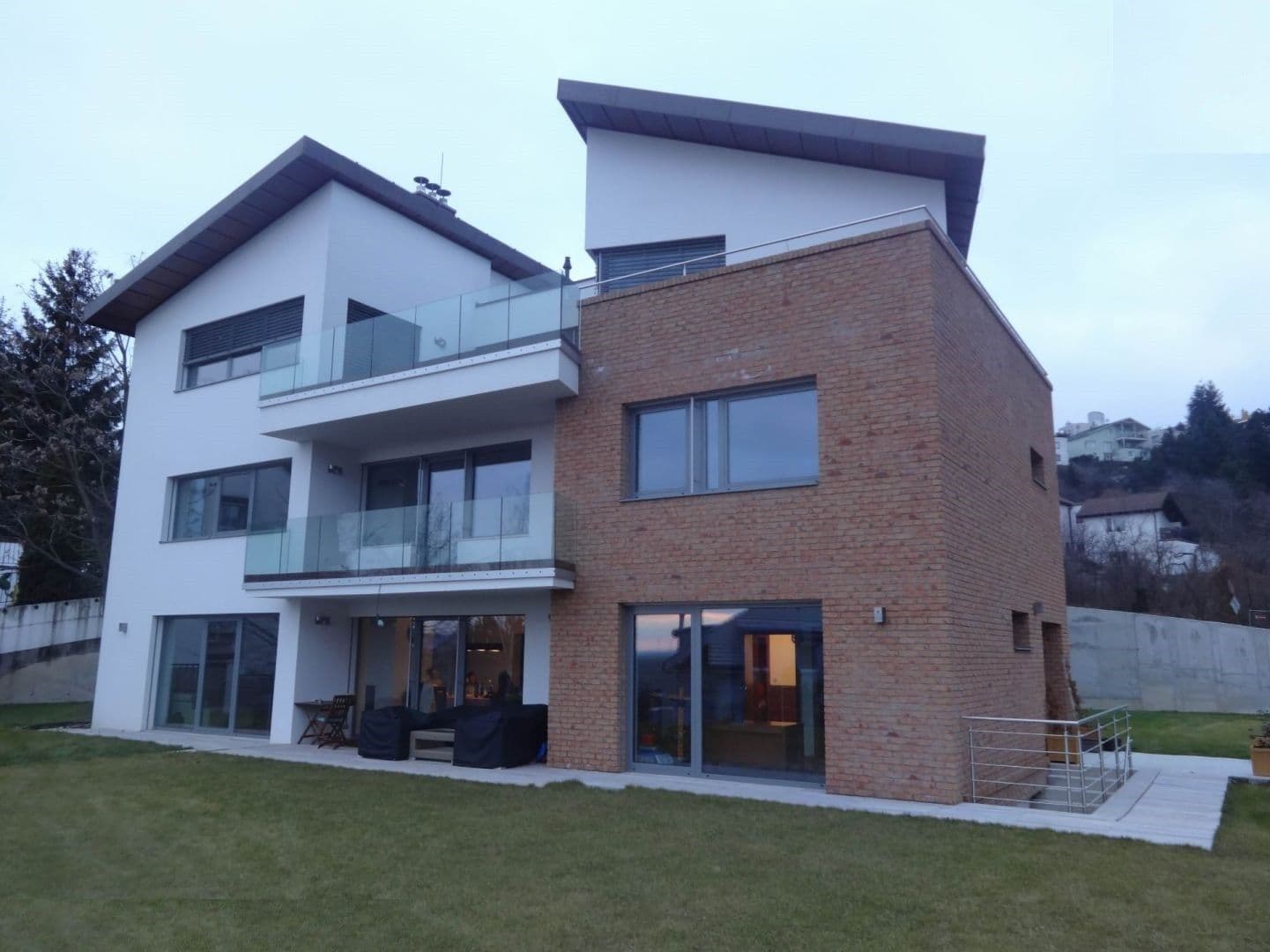 Prenájom bytu 5-izbový 170 m², Kráľovské údolie, Bratislava - mestská časť Staré Mesto, Bratislavský kraj Prenájom bytu 5-izbový 170 m², Kráľovské údolie, Bratislava - mestská časť Staré Mesto, Bratislavský kraj
