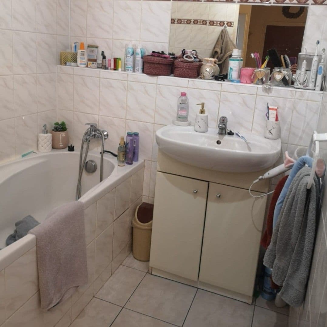 Prenájom bytu 3-izbový 76 m², Navigátorů, Praha, Praha Prenájom bytu 3-izbový 76 m², Navigátorů, Praha, Praha