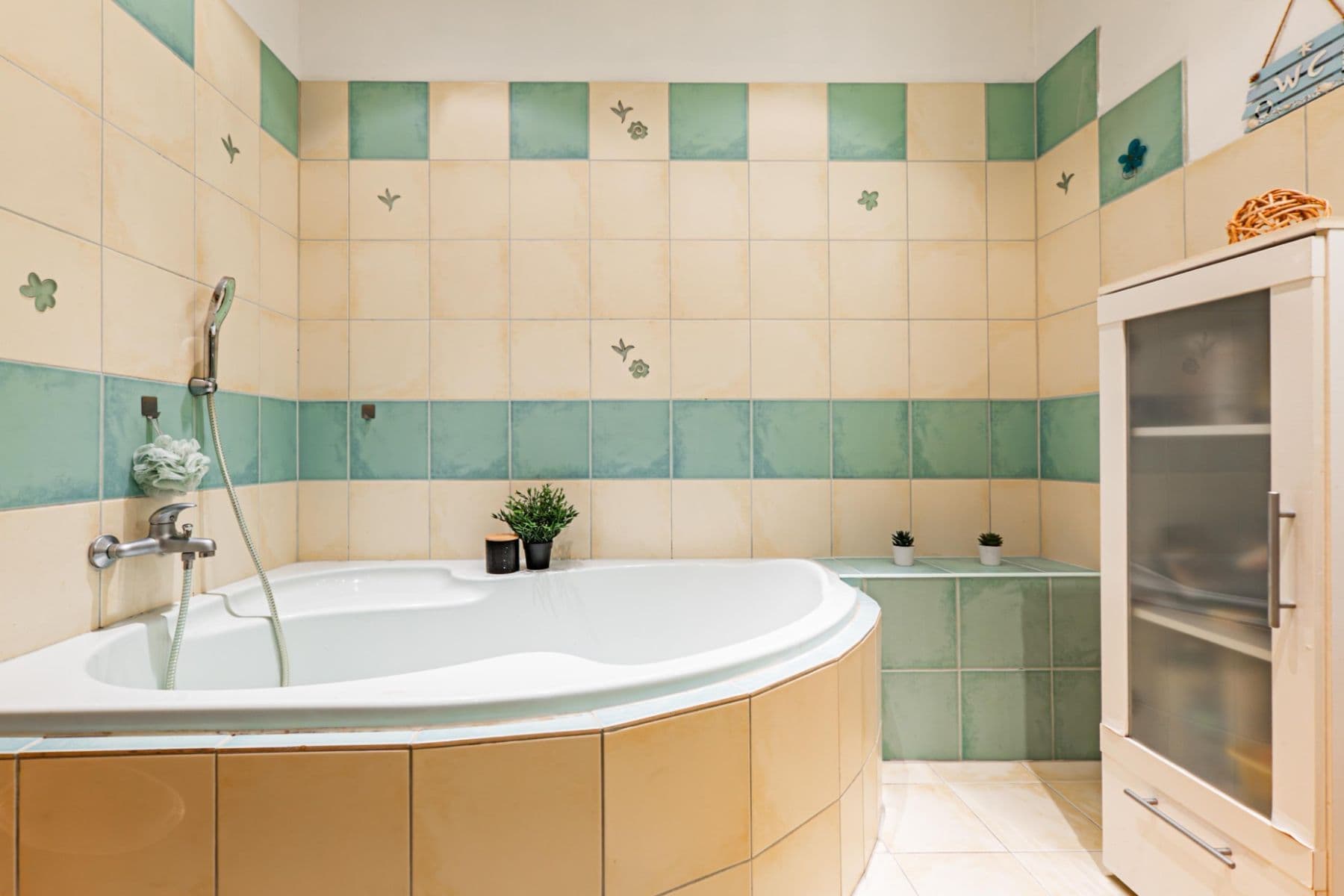 Prenájom bytu 2-izbový 76 m², nábřeží Jana Palacha, Karlovy Vary, Karlovarský kraj Prenájom bytu 2-izbový 76 m², nábřeží Jana Palacha, Karlovy Vary, Karlovarský kraj