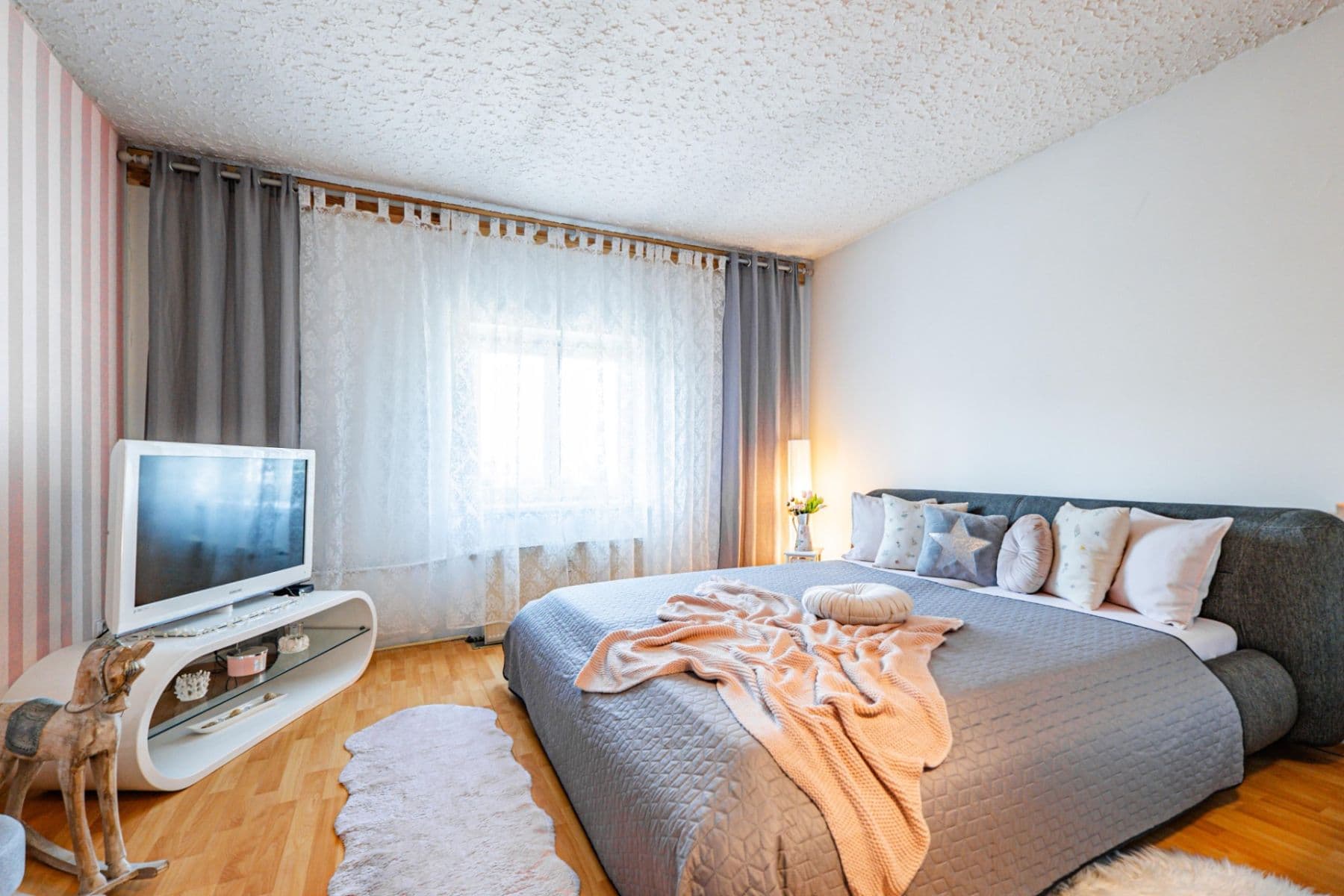 Prenájom bytu 2-izbový 76 m², nábřeží Jana Palacha, Karlovy Vary, Karlovarský kraj Prenájom bytu 2-izbový 76 m², nábřeží Jana Palacha, Karlovy Vary, Karlovarský kraj