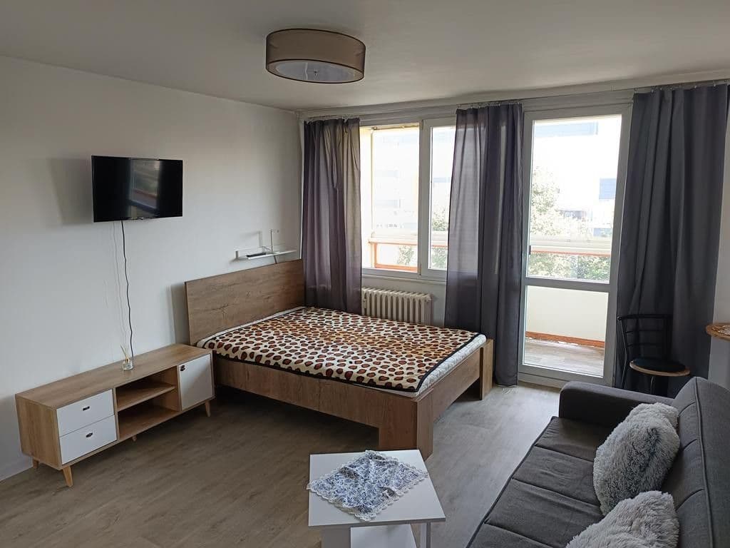 Prenájom bytu 1-izbový 29 m², Jiráskova, Pardubice, Pardubický kraj Prenájom bytu 1-izbový 29 m², Jiráskova, Pardubice, Pardubický kraj