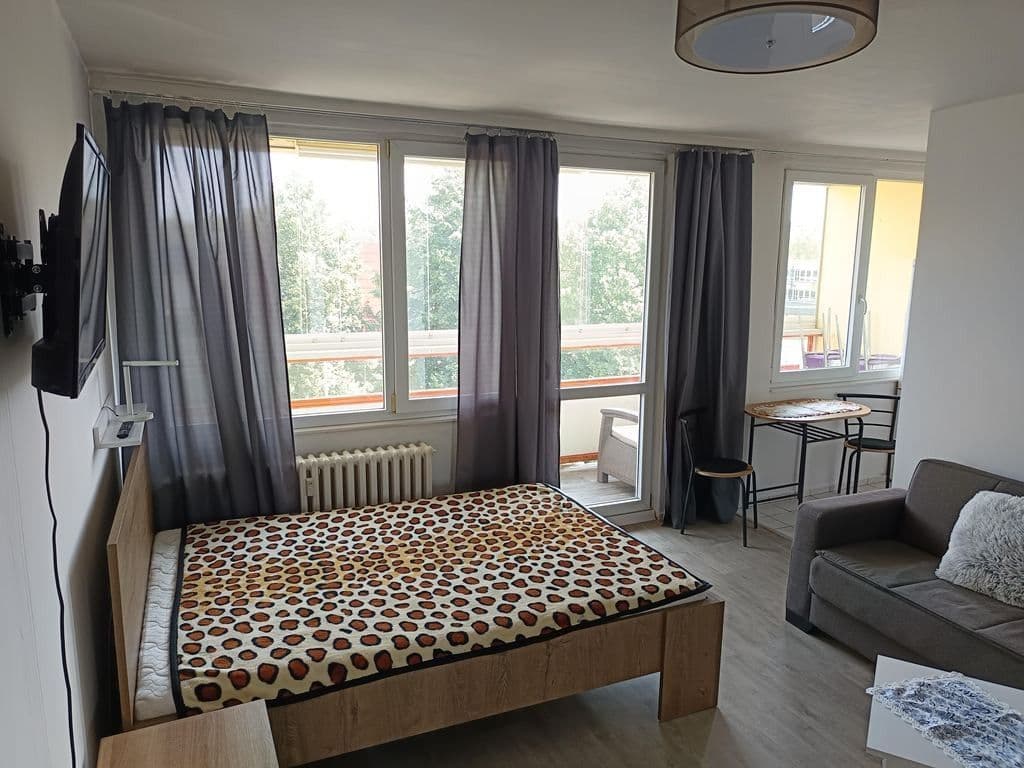 Prenájom bytu 1-izbový 29 m², Jiráskova, Pardubice, Pardubický kraj Prenájom bytu 1-izbový 29 m², Jiráskova, Pardubice, Pardubický kraj
