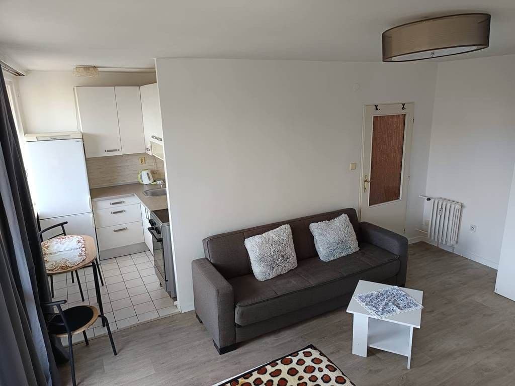 Prenájom bytu 1-izbový 29 m², Jiráskova, Pardubice, Pardubický kraj Prenájom bytu 1-izbový 29 m², Jiráskova, Pardubice, Pardubický kraj
