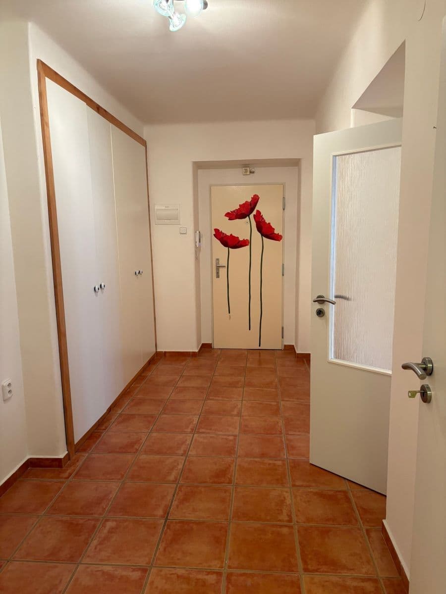 Prenájom bytu 3-izbový 70 m², Vančurova, Olomouc, Olomoucký kraj Prenájom bytu 3-izbový 70 m², Vančurova, Olomouc, Olomoucký kraj