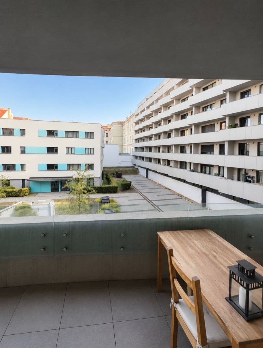 Prenájom bytu 2-izbový 56 m², Dělnická, Praha, Praha Prenájom bytu 2-izbový 56 m², Dělnická, Praha, Praha