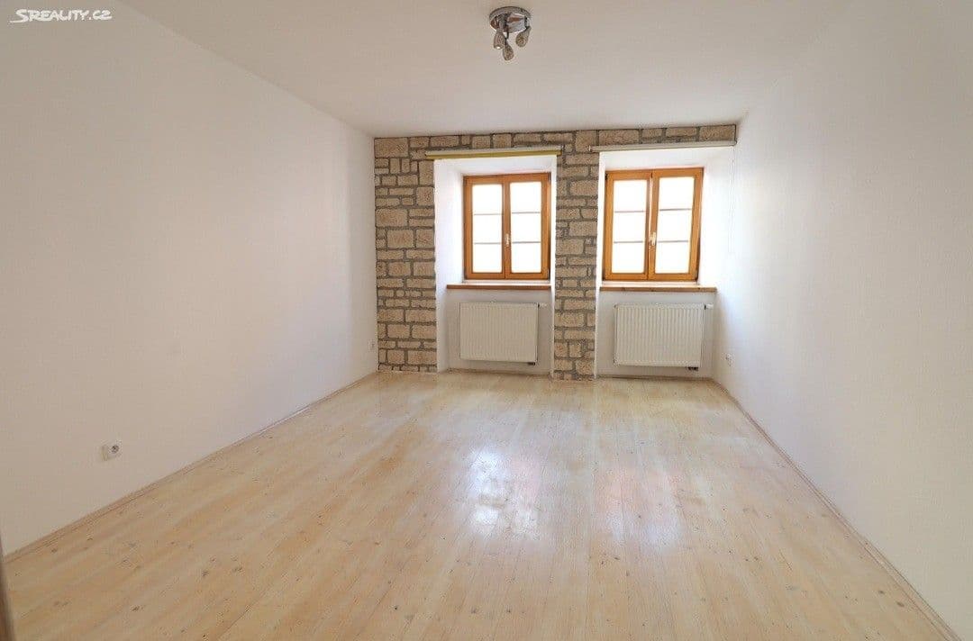 Prenájom bytu 3-izbový 80 m², 5. května, Horšovský Týn, Plzeňský kraj Prenájom bytu 3-izbový 80 m², 5. května, Horšovský Týn, Plzeňský kraj
