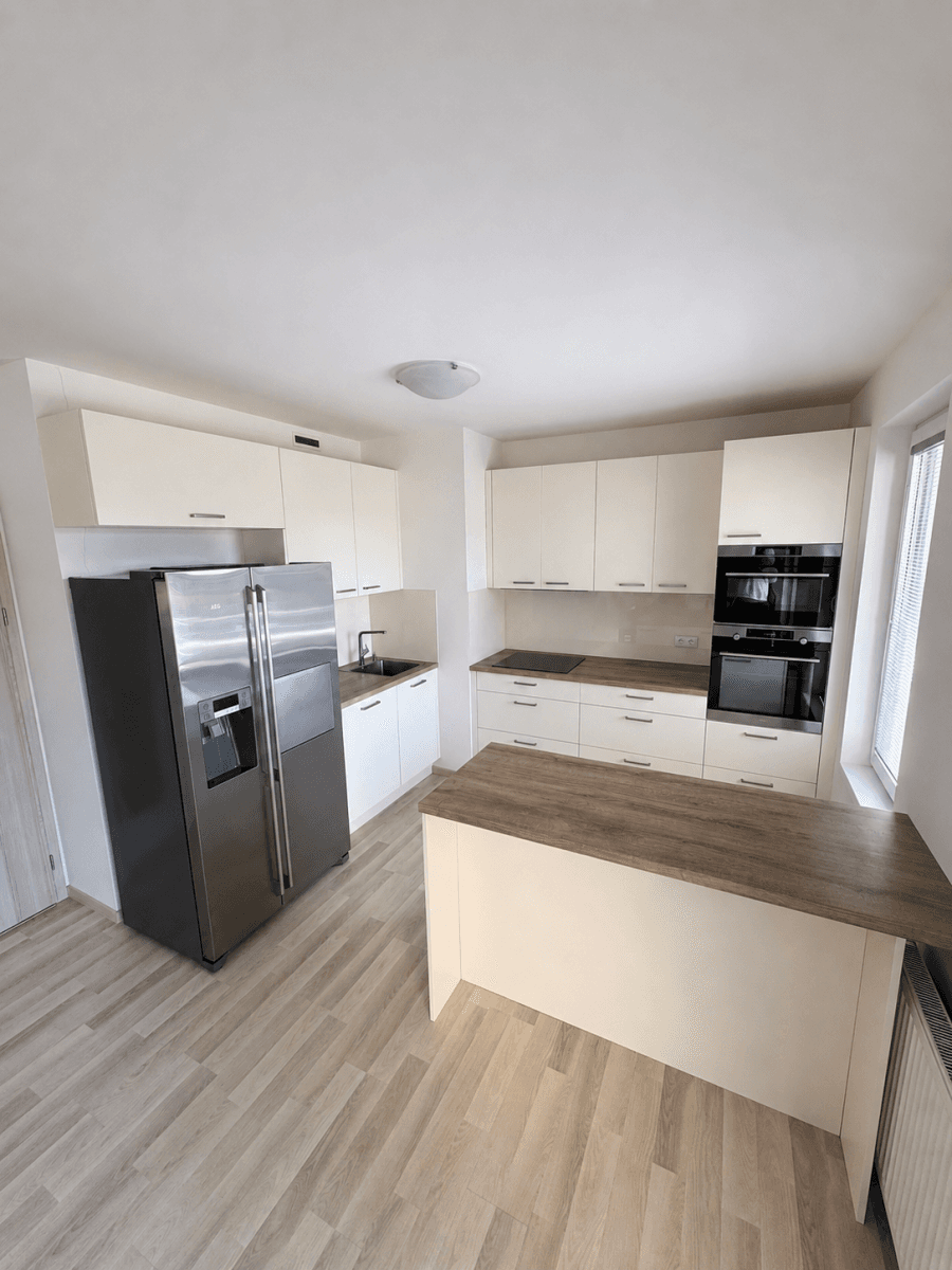 Prenájom bytu 3-izbový 86 m², Krnkova, Praha, Praha Prenájom bytu 3-izbový 86 m², Krnkova, Praha, Praha
