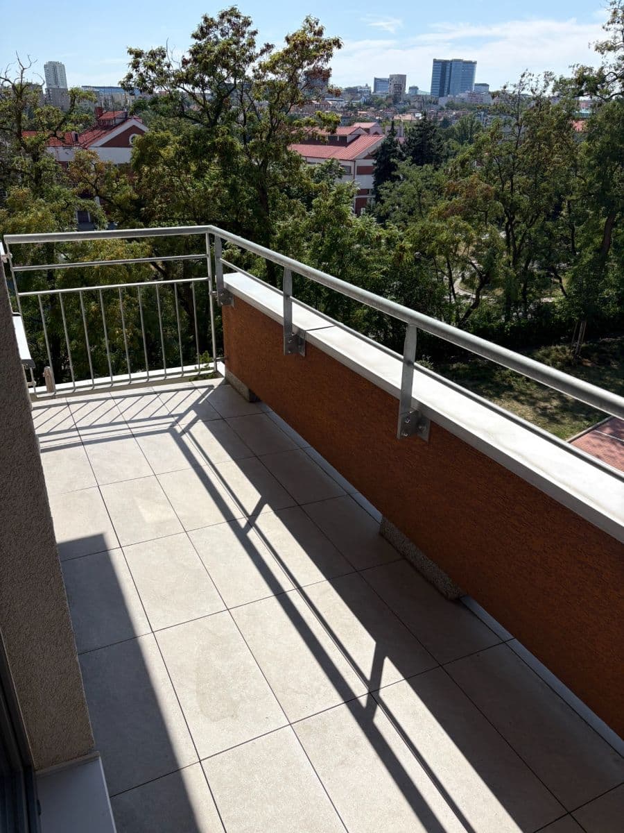 Prenájom bytu 3-izbový 86 m², Krnkova, Praha, Praha Prenájom bytu 3-izbový 86 m², Krnkova, Praha, Praha