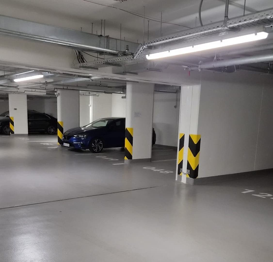 Prenájom garáže 14 m², Poděbradská, Praha, Praha Prenájom garáže 14 m², Poděbradská, Praha, Praha