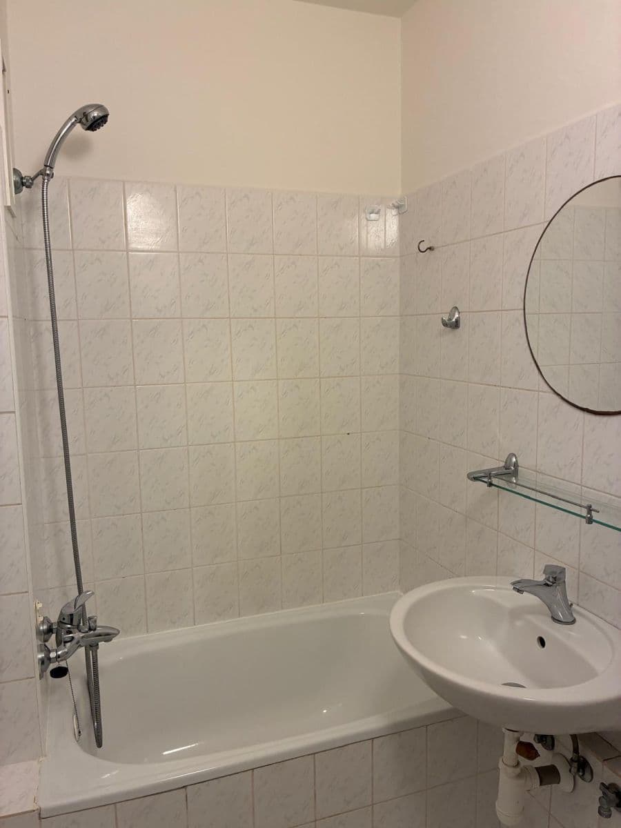 Prenájom bytu 1-izbový 38 m², Na Domovině, Praha, Praha Prenájom bytu 1-izbový 38 m², Na Domovině, Praha, Praha