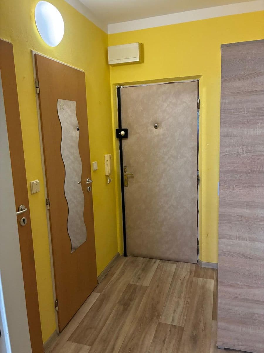Prenájom bytu 1-izbový 38 m², Na Domovině, Praha, Praha Prenájom bytu 1-izbový 38 m², Na Domovině, Praha, Praha