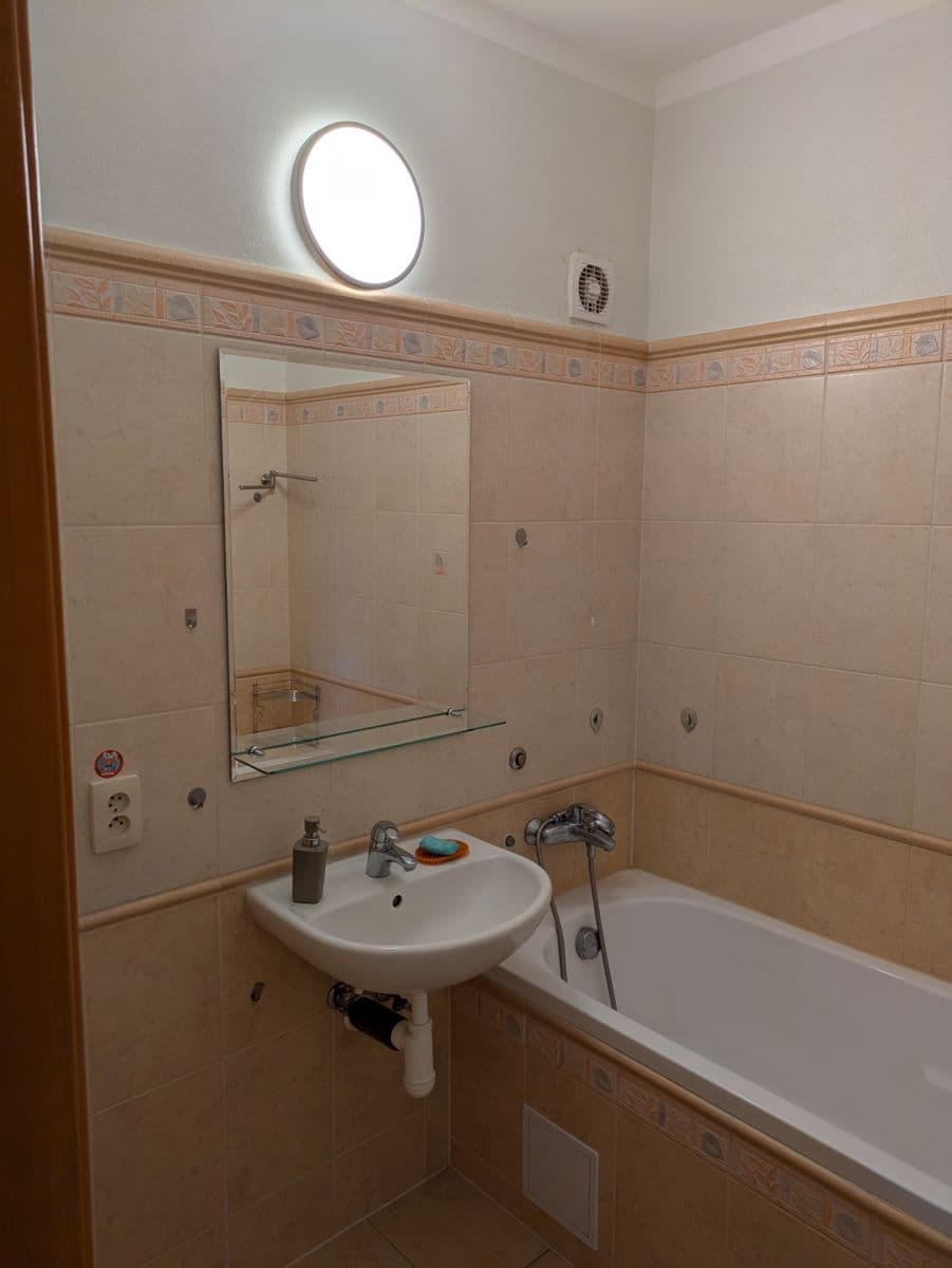 Prenájom bytu 3-izbový 69 m², Koprivnická, Dúbravka, Bratislavský kraj Prenájom bytu 3-izbový 69 m², Koprivnická, Dúbravka, Bratislavský kraj
