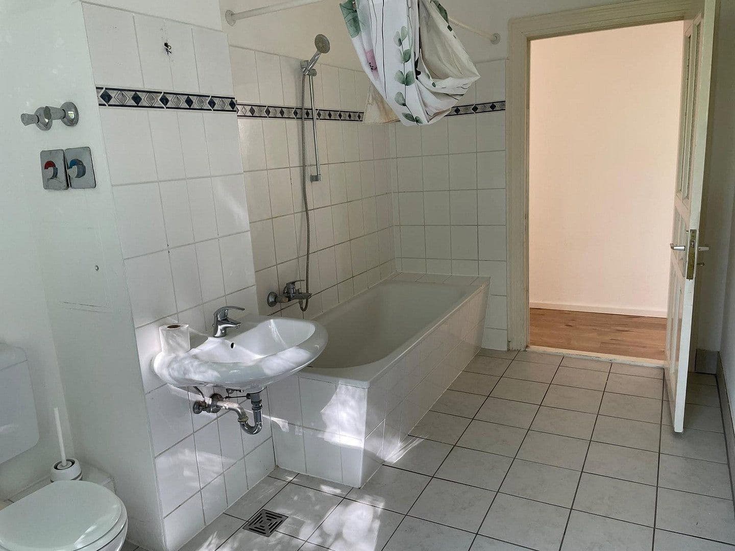 Prenájom bytu 3-izbový 90 m², Berlin, Berlín Prenájom bytu 3-izbový 90 m², Berlin, Berlín