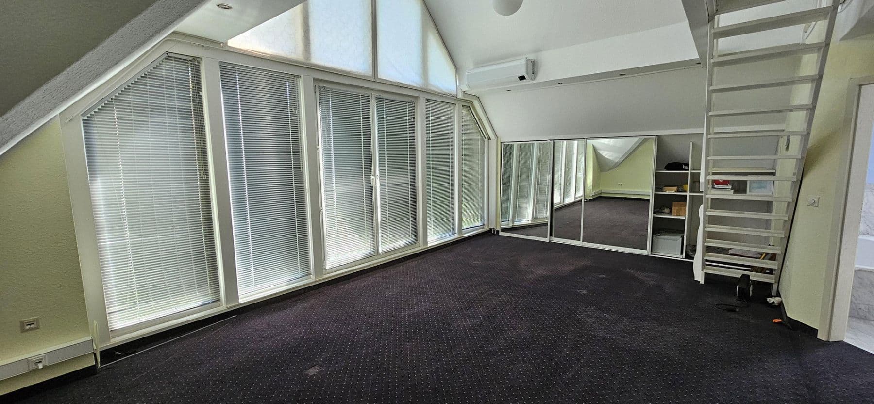 Prenájom bytu 4-izbový 159 m², Möhnesee, Severné Porýnie - Westfálsko Prenájom bytu 4-izbový 159 m², Möhnesee, Severné Porýnie - Westfálsko