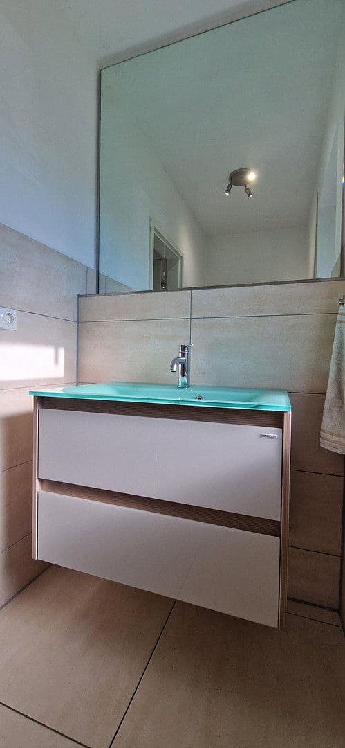 Prenájom bytu 4-izbový 159 m², Möhnesee, Severné Porýnie - Westfálsko Prenájom bytu 4-izbový 159 m², Möhnesee, Severné Porýnie - Westfálsko