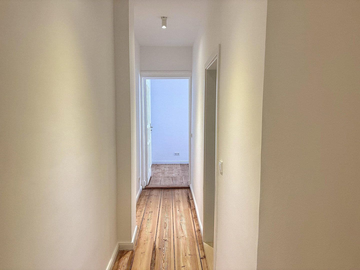 Predaj bytu 2-izbový 44 m², Berlin, Berlín Predaj bytu 2-izbový 44 m², Berlin, Berlín