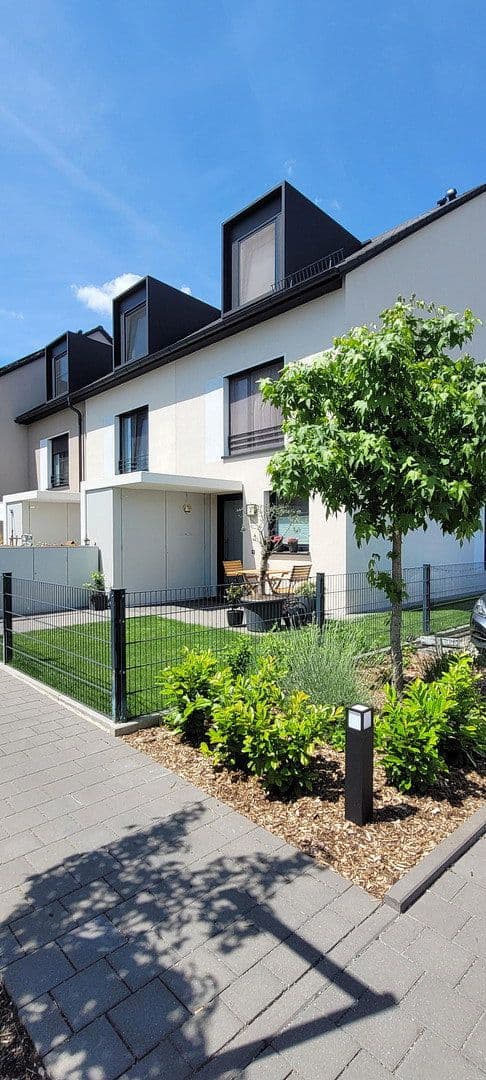 Predaj domu 145 m², pozemok 288 m², Zukowostraße 2, D - 90530 Wendelstein / Bayern, Wendelstein, Bavorsko Predaj domu 145 m², pozemok 288 m², Zukowostraße 2, D - 90530 Wendelstein / Bayern, Wendelstein, Bavorsko