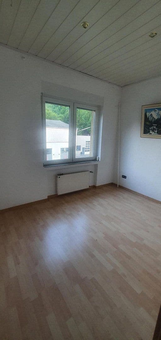 Predaj domu 315 m², pozemok 652 m², Ütterlingser Str. 23, Werdohl, Severné Porýnie - Westfálsko Predaj domu 315 m², pozemok 652 m², Ütterlingser Str. 23, Werdohl, Severné Porýnie - Westfálsko