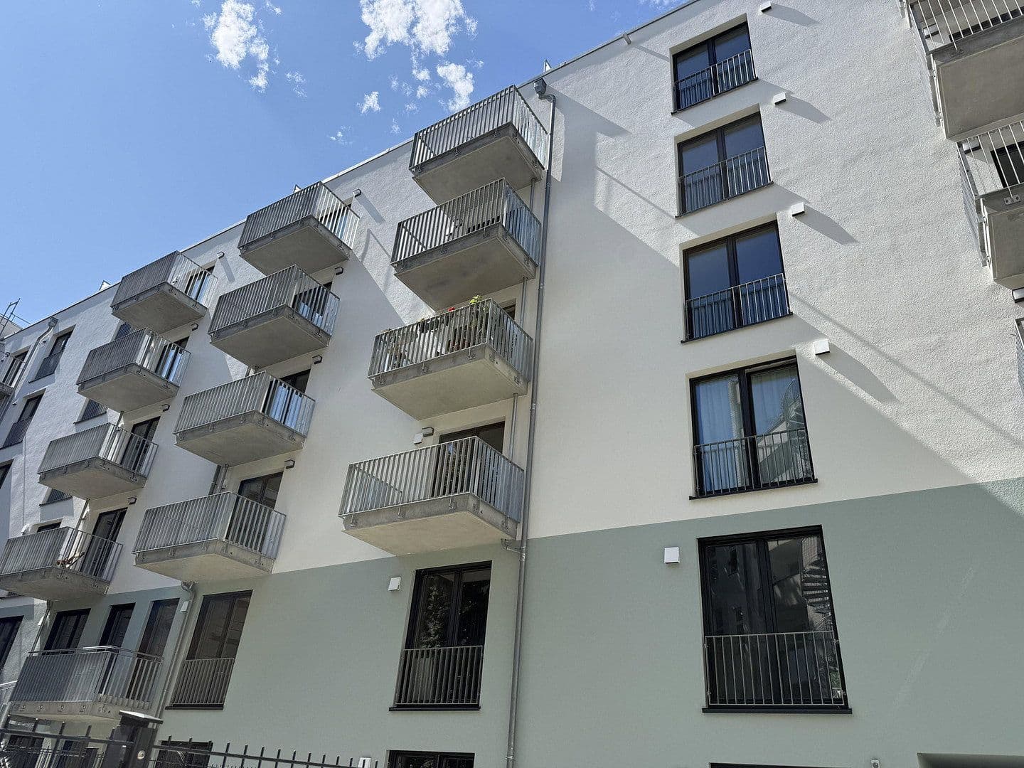 Prenájom bytu 1-izbový 28 m², Berlin, Berlín Prenájom bytu 1-izbový 28 m², Berlin, Berlín