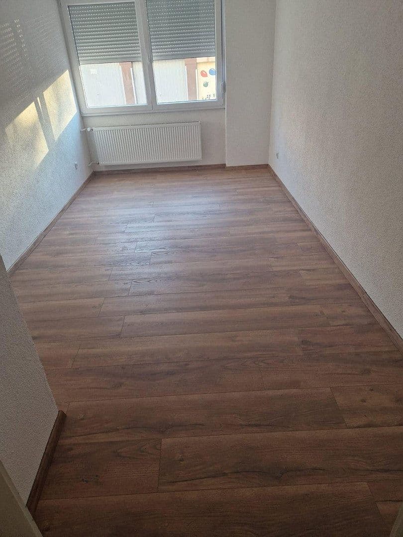 Prenájom bytu 5-izbový 120 m², Dankelsbachstrasse 41, Pirmasens, Porýnie-Falcko Prenájom bytu 5-izbový 120 m², Dankelsbachstrasse 41, Pirmasens, Porýnie-Falcko