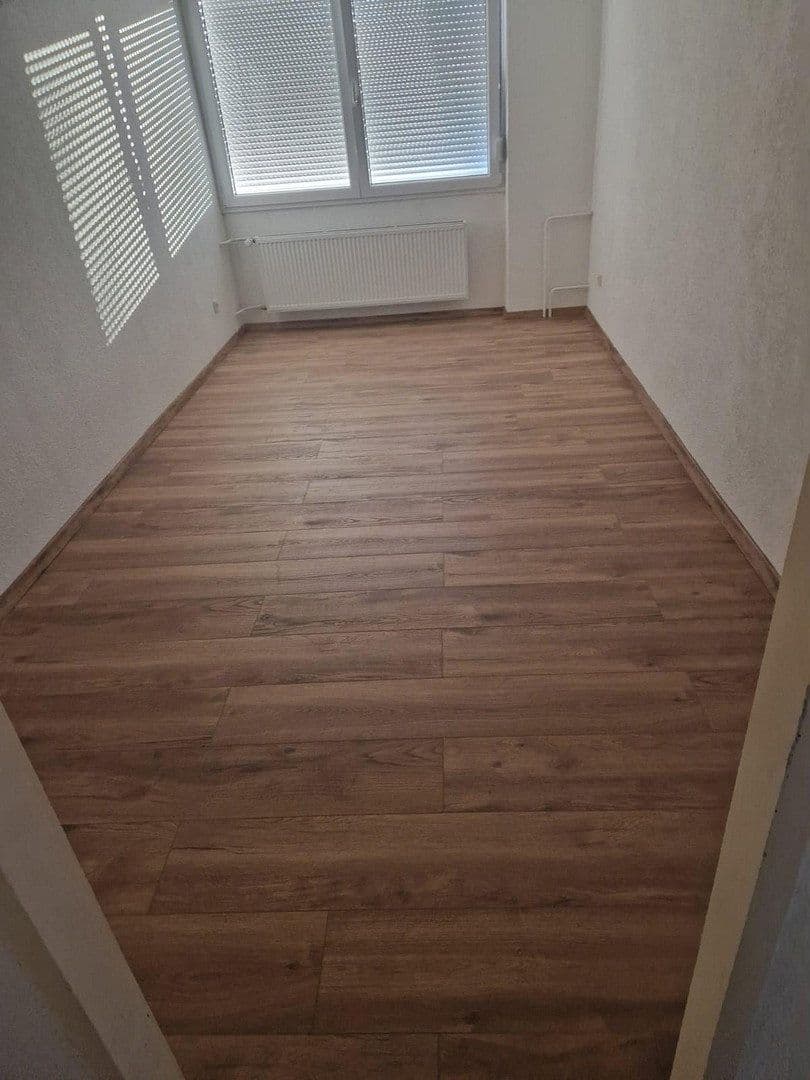 Prenájom bytu 5-izbový 120 m², Dankelsbachstrasse 41, Pirmasens, Porýnie-Falcko Prenájom bytu 5-izbový 120 m², Dankelsbachstrasse 41, Pirmasens, Porýnie-Falcko