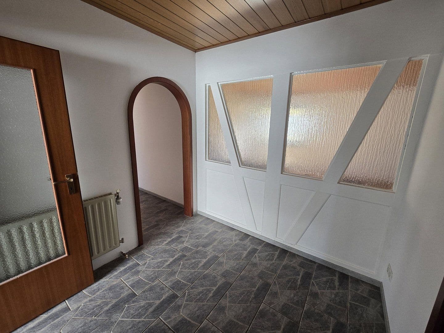 Predaj domu 236 m², pozemok 571 m², Am Sträßel 17, Lustadt, Porýnie-Falcko Predaj domu 236 m², pozemok 571 m², Am Sträßel 17, Lustadt, Porýnie-Falcko