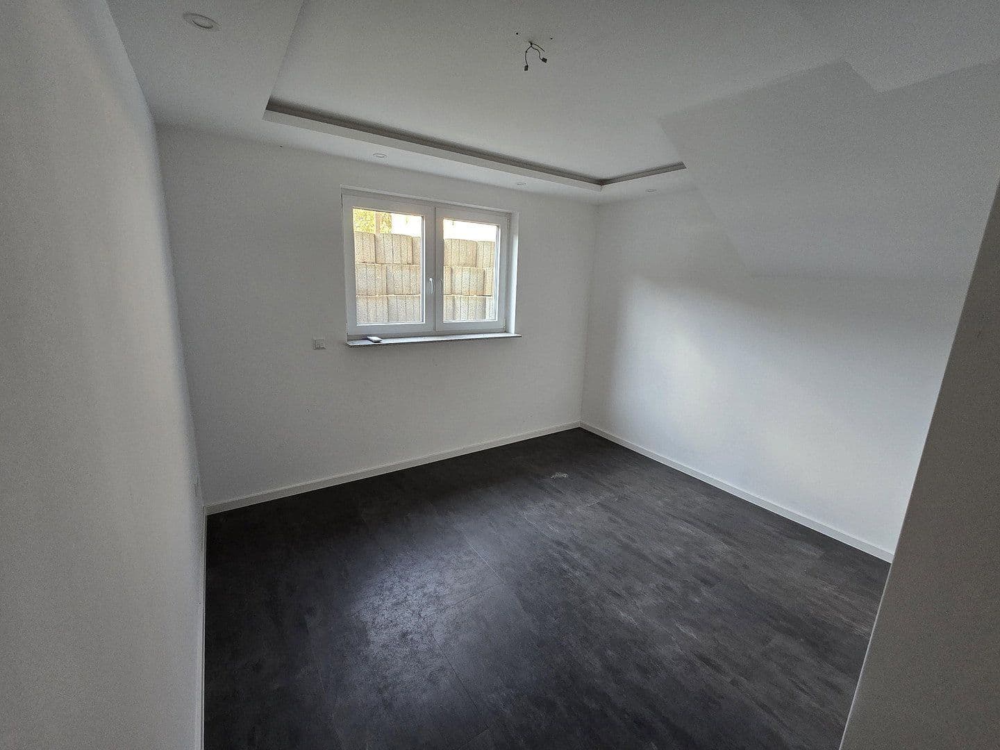 Predaj domu 236 m², pozemok 571 m², Am Sträßel 17, Lustadt, Porýnie-Falcko Predaj domu 236 m², pozemok 571 m², Am Sträßel 17, Lustadt, Porýnie-Falcko