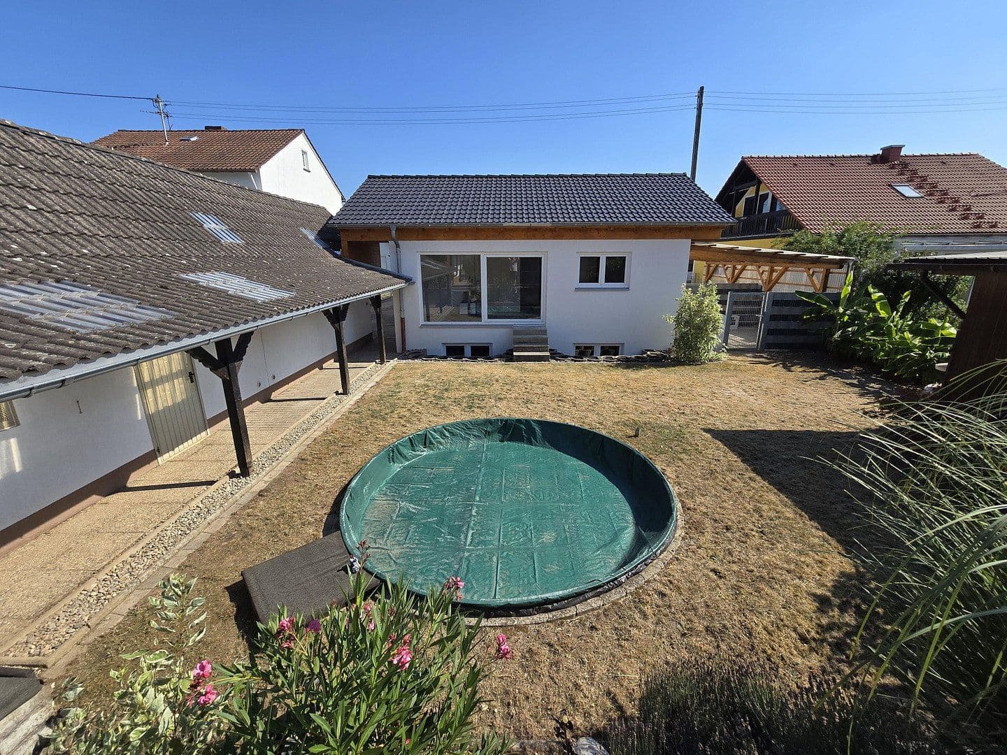 Predaj domu 236 m², pozemok 571 m², Am Sträßel 17, Lustadt, Porýnie-Falcko Predaj domu 236 m², pozemok 571 m², Am Sträßel 17, Lustadt, Porýnie-Falcko