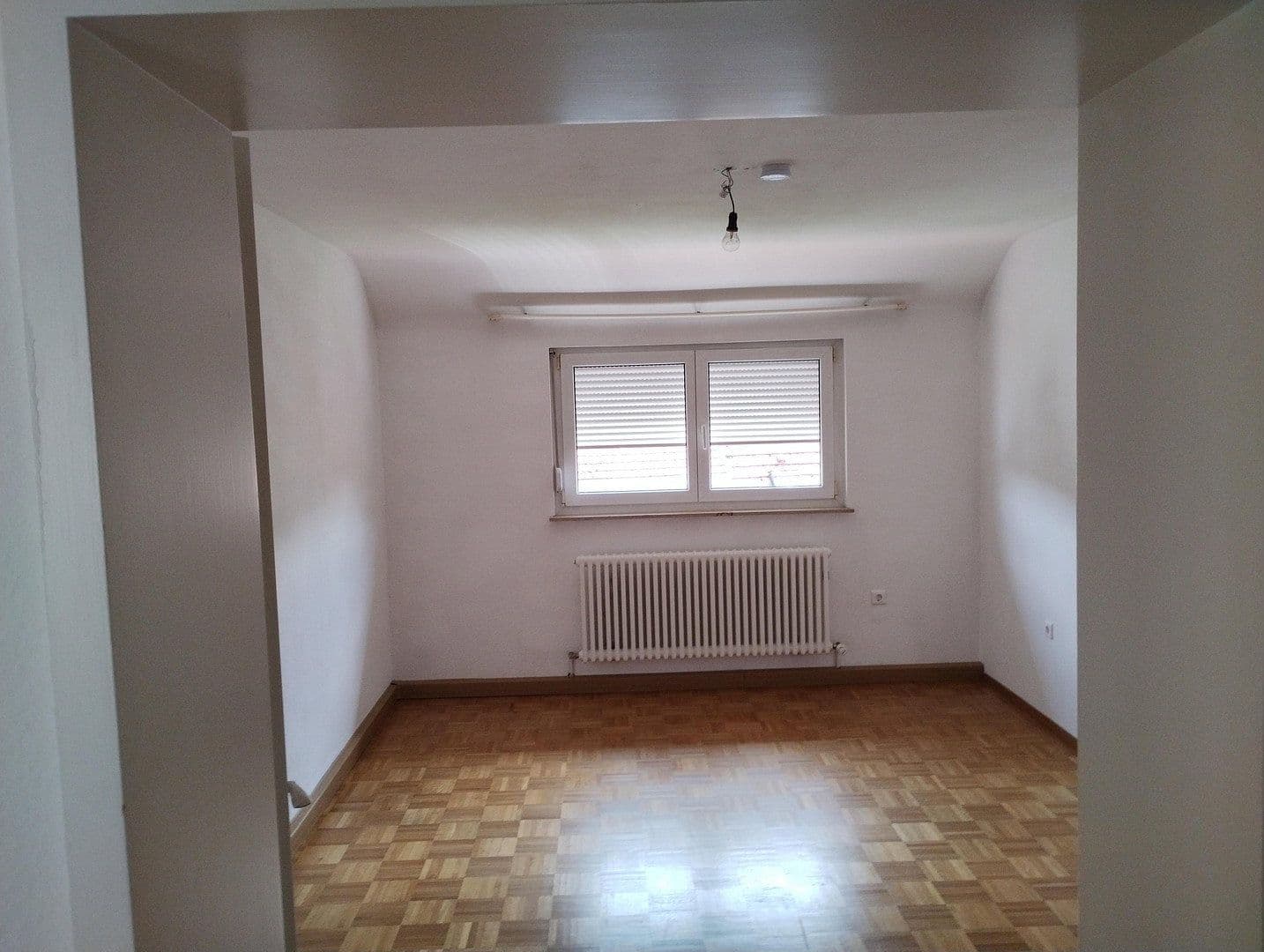 Prenájom bytu 3-izbový 83 m², Tübingen, Bádensko-Wurttembersko Prenájom bytu 3-izbový 83 m², Tübingen, Bádensko-Wurttembersko