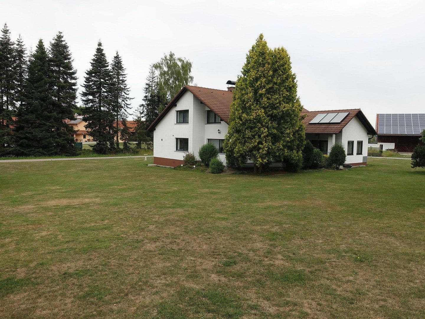 Predaj domu 167 m², pozemok 2.495 m², Laberweinting, Bavorsko Predaj domu 167 m², pozemok 2.495 m², Laberweinting, Bavorsko