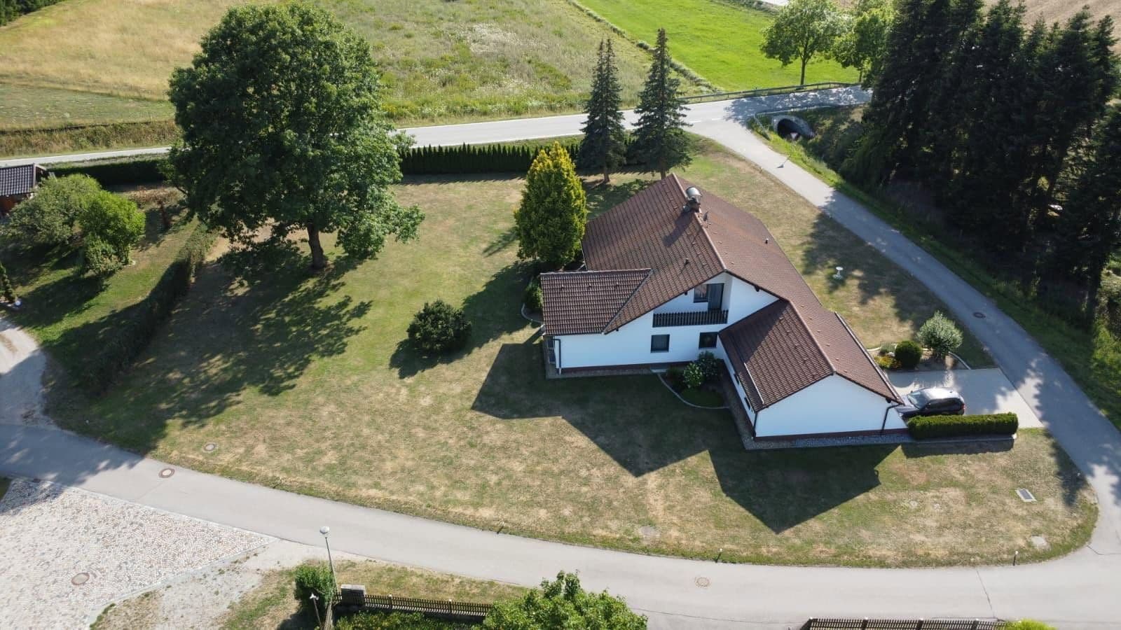 Predaj domu 167 m², pozemok 2.495 m², Laberweinting, Bavorsko Predaj domu 167 m², pozemok 2.495 m², Laberweinting, Bavorsko