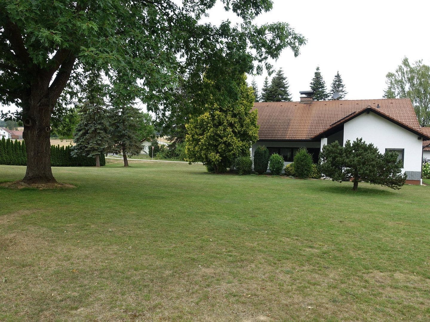 Predaj domu 167 m², pozemok 2.495 m², Laberweinting, Bavorsko Predaj domu 167 m², pozemok 2.495 m², Laberweinting, Bavorsko