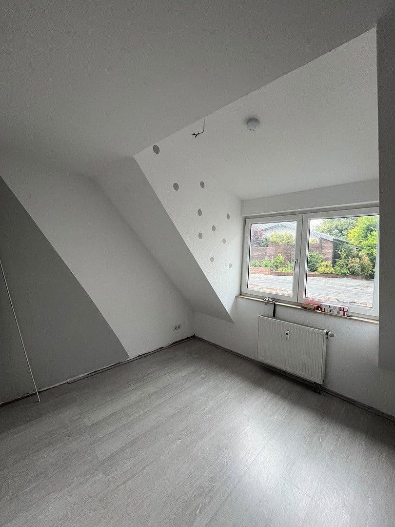 Prenájom bytu 4-izbový 97 m², Klimmweg 10, Wuppertal, Severné Porýnie - Westfálsko Prenájom bytu 4-izbový 97 m², Klimmweg 10, Wuppertal, Severné Porýnie - Westfálsko