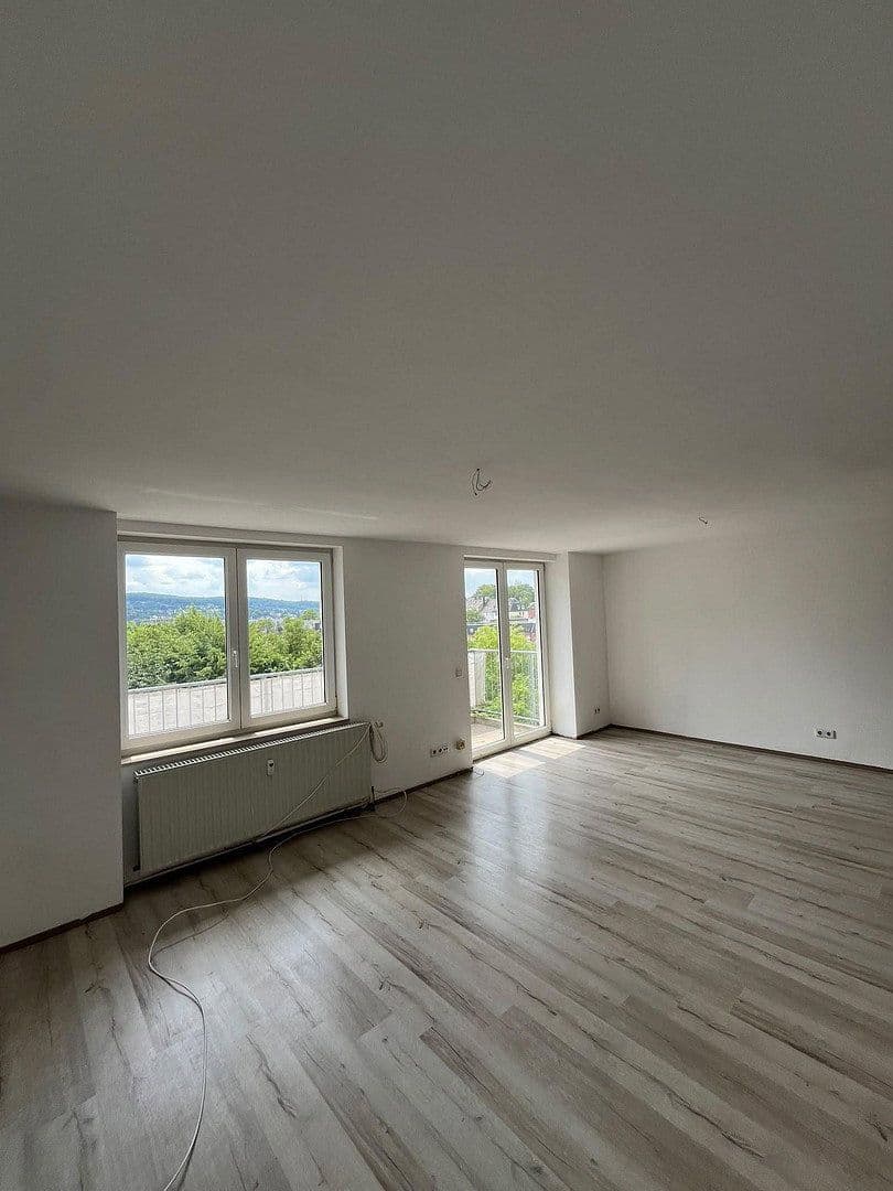 Prenájom bytu 4-izbový 97 m², Klimmweg 10, Wuppertal, Severné Porýnie - Westfálsko Prenájom bytu 4-izbový 97 m², Klimmweg 10, Wuppertal, Severné Porýnie - Westfálsko
