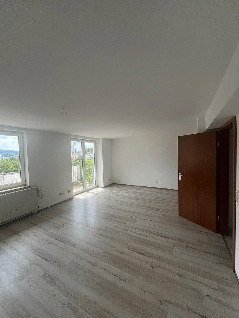 Prenájom bytu 4-izbový 97 m², Klimmweg 10, Wuppertal, Severné Porýnie - Westfálsko Prenájom bytu 4-izbový 97 m², Klimmweg 10, Wuppertal, Severné Porýnie - Westfálsko