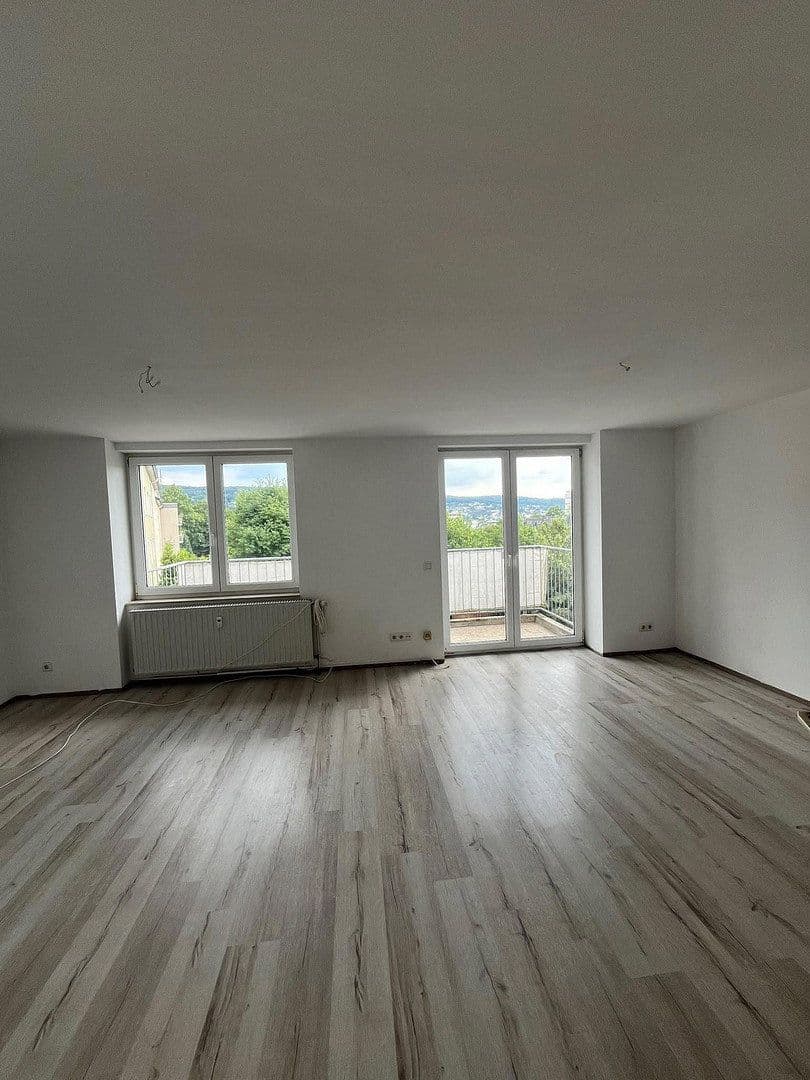 Prenájom bytu 4-izbový 97 m², Klimmweg 10, Wuppertal, Severné Porýnie - Westfálsko Prenájom bytu 4-izbový 97 m², Klimmweg 10, Wuppertal, Severné Porýnie - Westfálsko