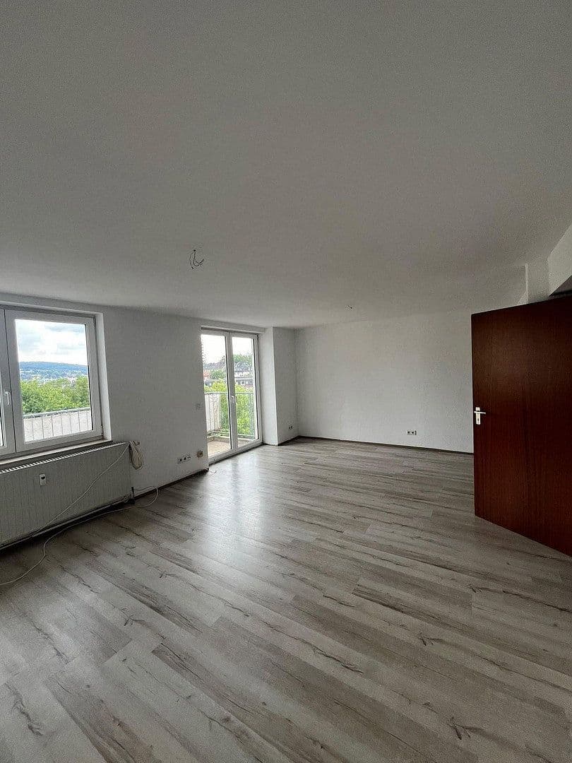 Prenájom bytu 4-izbový 97 m², Klimmweg 10, Wuppertal, Severné Porýnie - Westfálsko Prenájom bytu 4-izbový 97 m², Klimmweg 10, Wuppertal, Severné Porýnie - Westfálsko