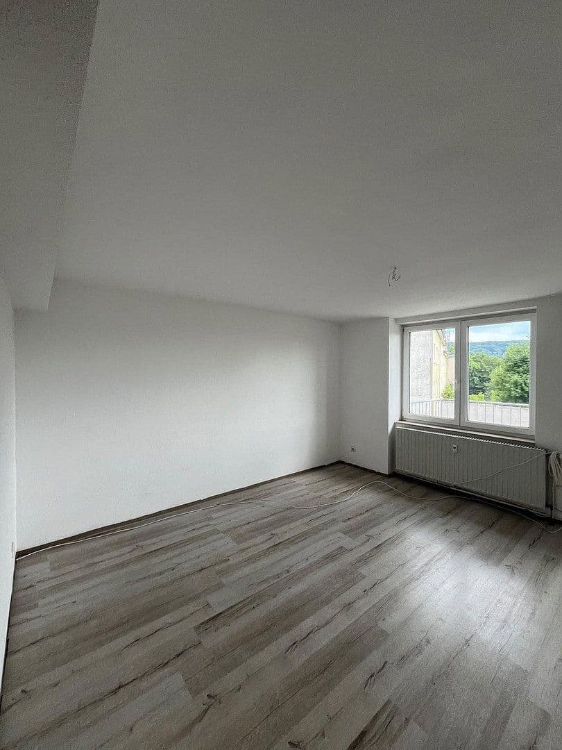 Prenájom bytu 4-izbový 97 m², Klimmweg 10, Wuppertal, Severné Porýnie - Westfálsko Prenájom bytu 4-izbový 97 m², Klimmweg 10, Wuppertal, Severné Porýnie - Westfálsko