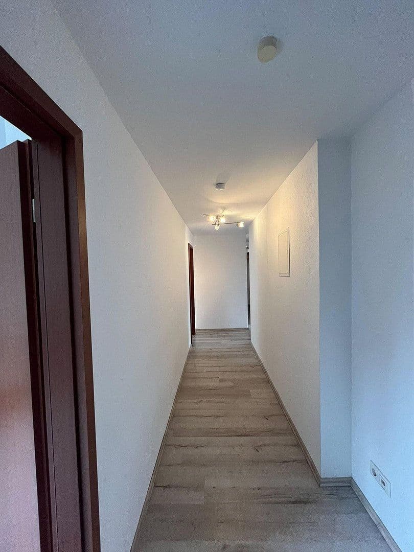 Prenájom bytu 4-izbový 97 m², Klimmweg 10, Wuppertal, Severné Porýnie - Westfálsko Prenájom bytu 4-izbový 97 m², Klimmweg 10, Wuppertal, Severné Porýnie - Westfálsko