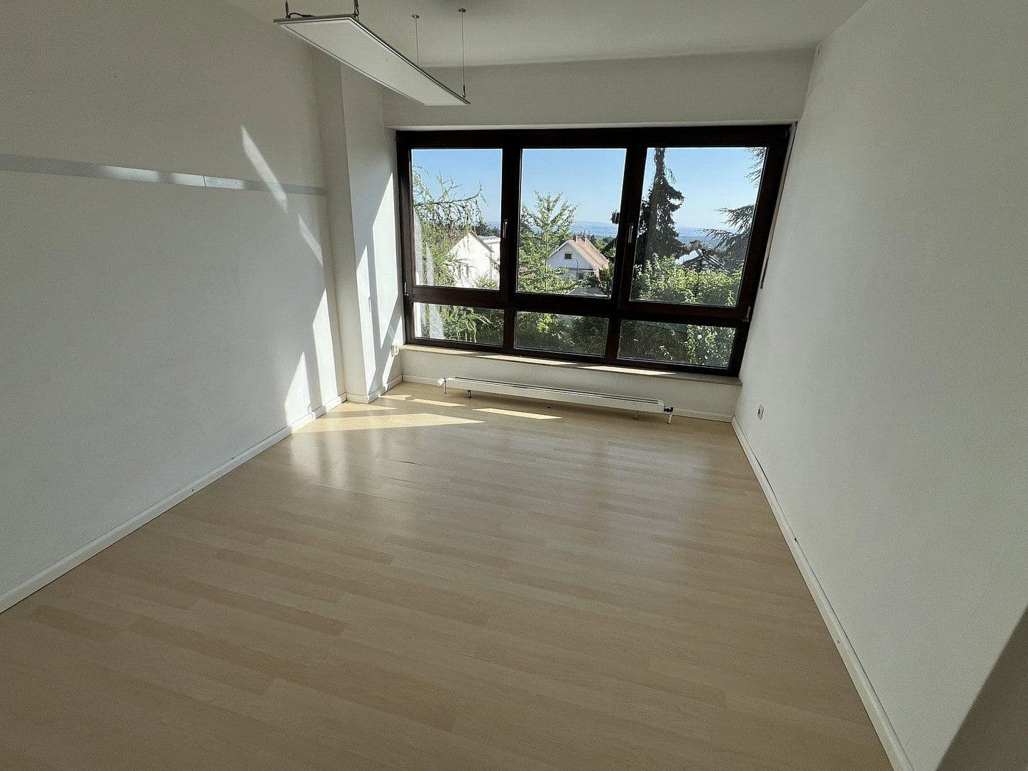 Predaj domu 143 m², pozemok 304 m², Schlangenbad, Hesensko Predaj domu 143 m², pozemok 304 m², Schlangenbad, Hesensko