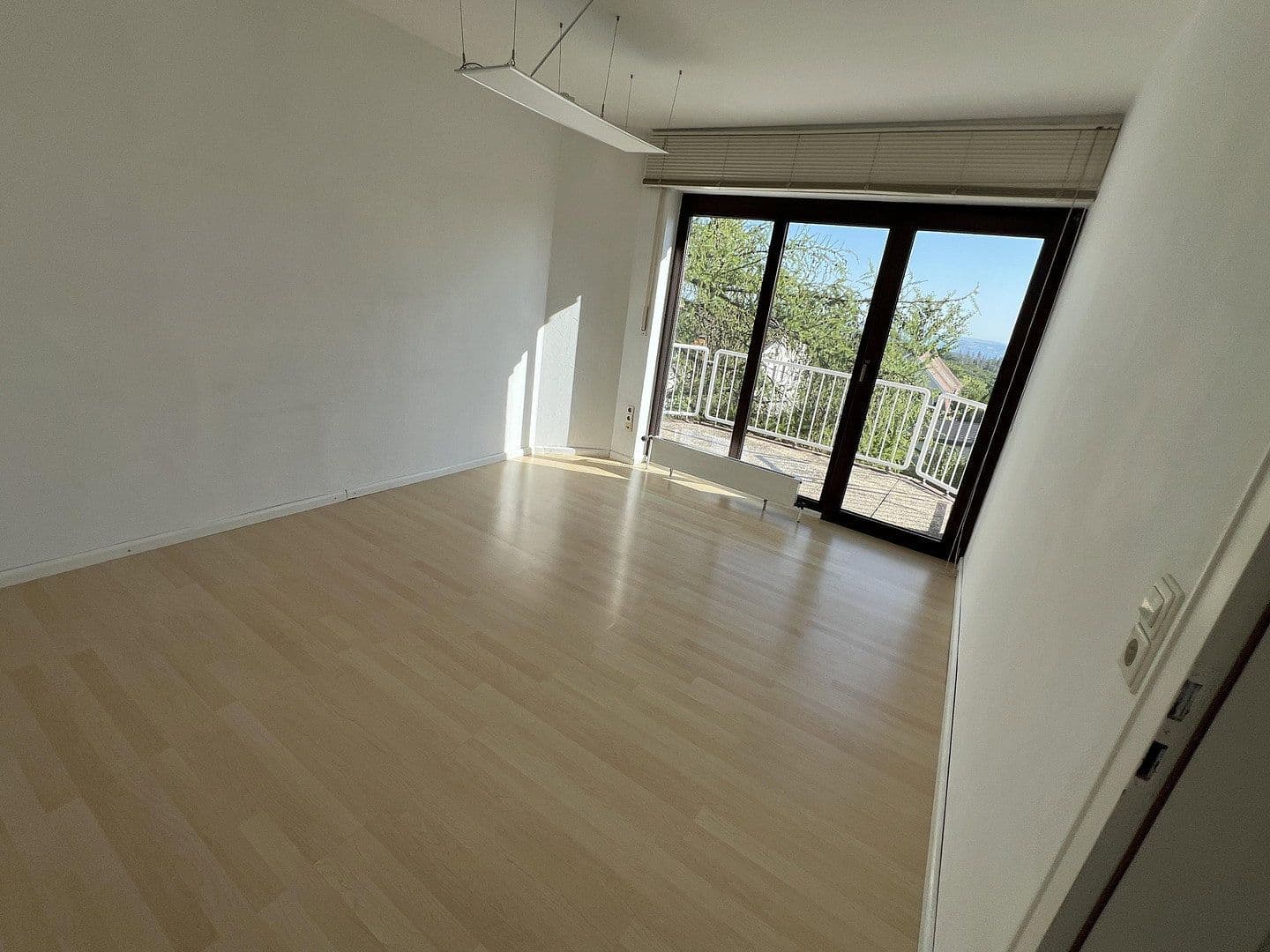 Predaj domu 143 m², pozemok 304 m², Schlangenbad, Hesensko Predaj domu 143 m², pozemok 304 m², Schlangenbad, Hesensko